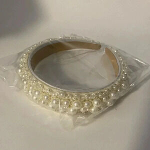 💚 Faux Pearl Headband  - New in package